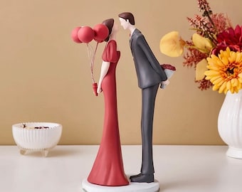 Kissing Couple Sculpture