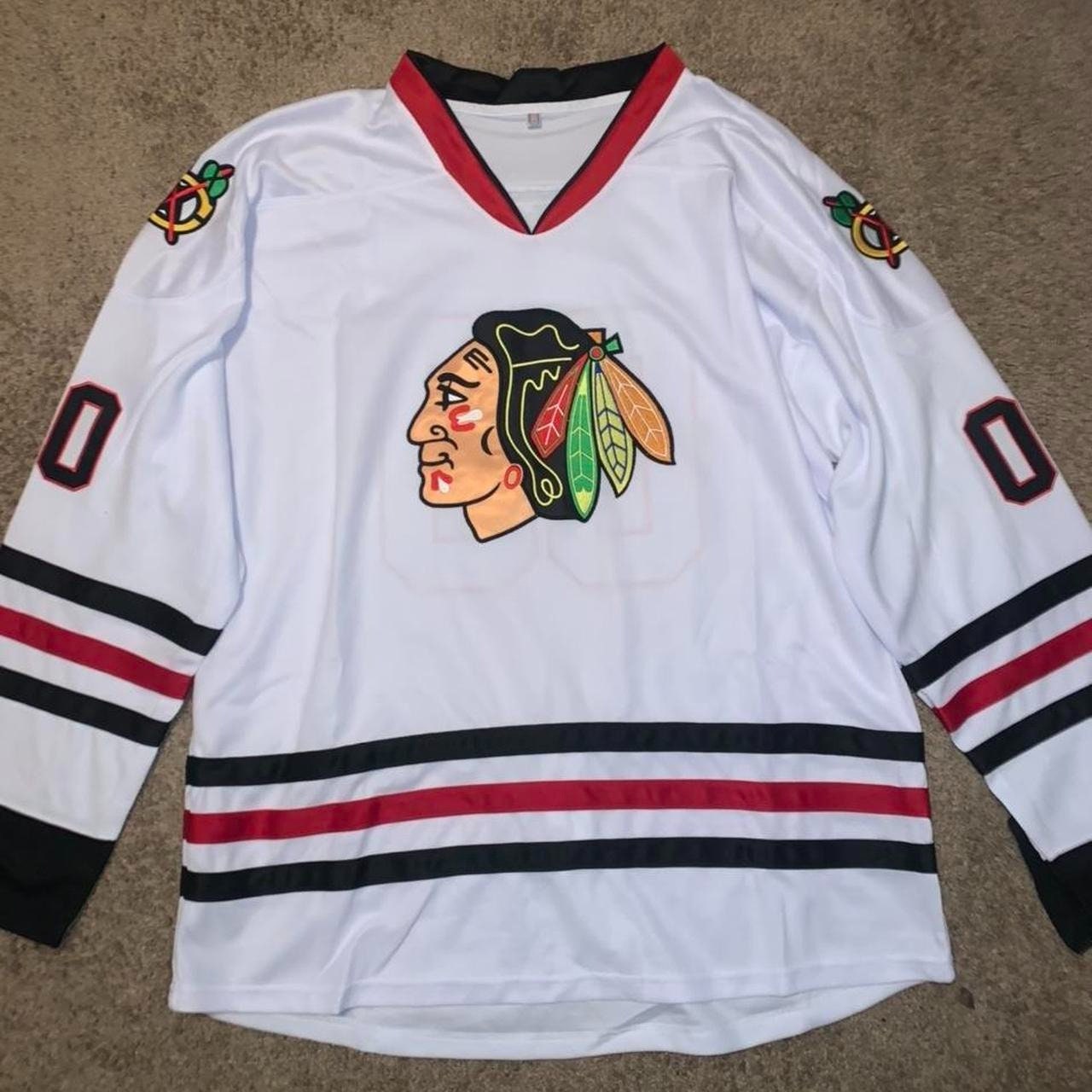 to Die for Collectibles National Lampoon’s Christmas Vacation Clark Griswold Chicago Blackhawks Jersey, White #00, Size XL, New