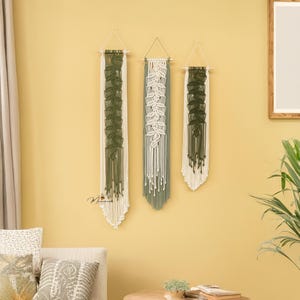 Macrame Leaf Wall Hanging: Boho Nature Fiber Art