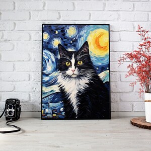 Cartel de la noche estrellada del gato de esmoquin / Pintura imprimible del gato de esmoquin en blanco y negro / Noche estrellada de Van Gogh con arte descargable del gato de esmoquin