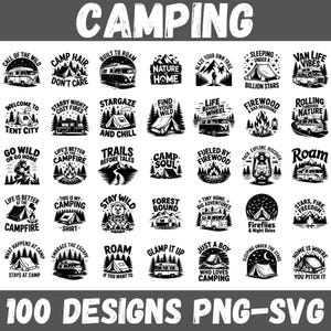 Op de afbeelding: Een verzameling van 100 kampeerthema-ontwerpen in zwart en wit. De ontwerpen bevatten illustraties van tenten, kampvuren, busjes en zinnen als "Camp Hair Don't Care" en "Find Your Wild". De tekst "CAMPING" en "100 DESIGNS PNG-SVG" zijn ook aanwezig.