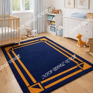 Luxe marineblauw vloerkleed met elegante gouden rand voor woonkamer en slaapkamer