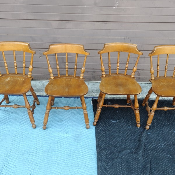 Nichols and Stone Dining Chairs Set of 4