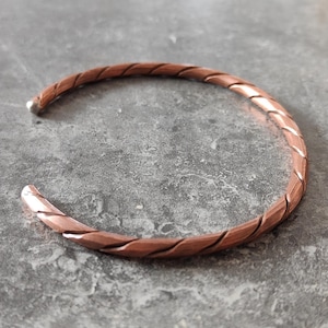 Tensor Ring Bracelet Open End Bangle Heka Clasp Rolled 8 Gauge for Energetic Well-Being and Aura Strength and Protection Empowerment Cubit