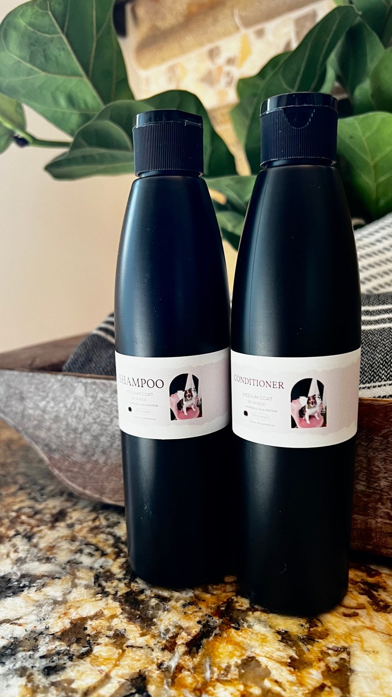 Premium Dog Shampoo and Conditioner Set for Shortcoated Breeds Ideal