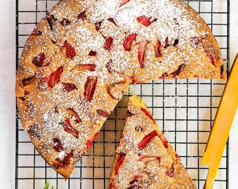 Recept på mjölkfri jordgubbstårta | Lätt och fluffig (PDF)