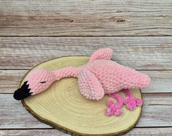Peluche de flamenco de ganchillo / Flamenco rosa suave de peluche / Pájaro de peluche hecho a mano / Bonita decoración para la habitación del bebé / Regalo para amantes de los flamencos