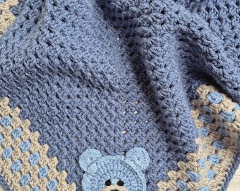 Manta de bebé de ganchillo con osito de peluche y león / Manta de bebé hecha a mano de 75 x 75 cm / Regalo para recién nacido / Regalo para baby shower / Manta para la habitación del bebé / Manta para cochecito