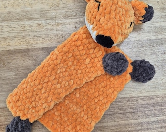 Manta de seguridad para bebé hecha a mano con ganchillo – Suave peluche de conejito y zorro – Regalo para recién nacido, regalo para baby shower, juguete para la habitación del bebé