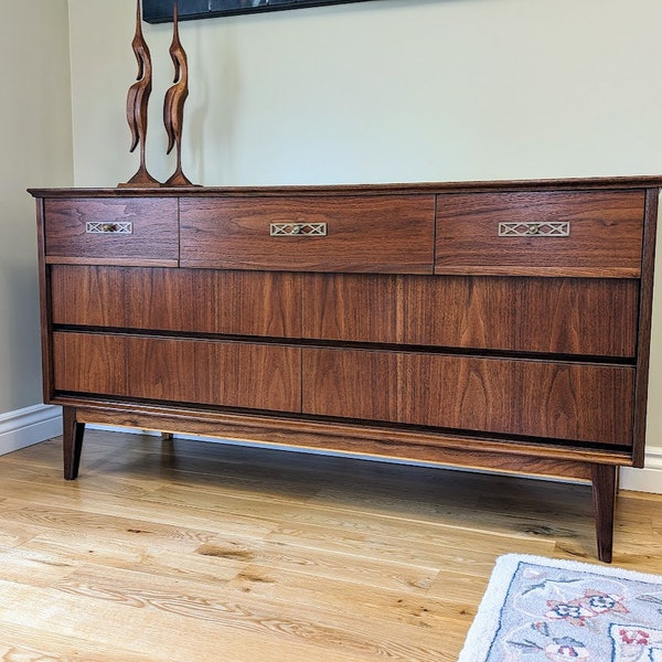 Libby Century Modern 604-BR-QPLDMCN Mid Century Modern Queen Platform ...