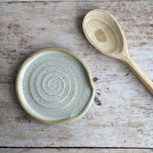 TUNDRA stoneware spoon rest, Handmade ceramic spoon rest, White clay spoon rest, Cooking spoon spatula holder, Scandi kitchen gift decor