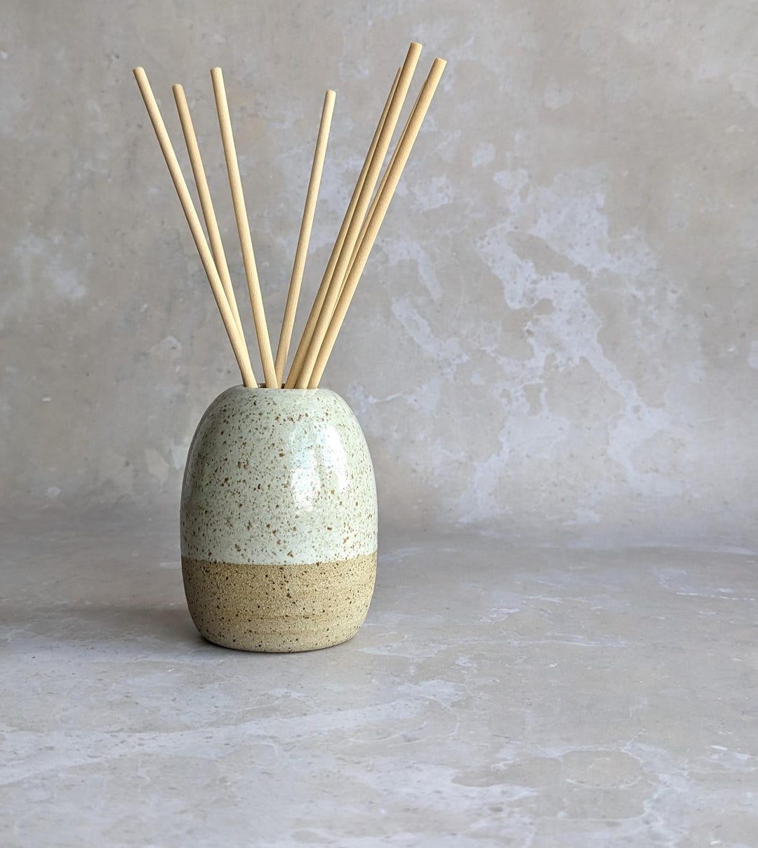 TUNDRA Handmade Stoneware Diffuser Pot With Reeds: Neutral Pottery ...