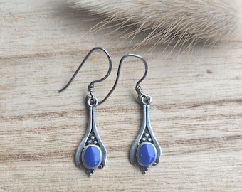 Dainty vintage lapis lazuli earrings