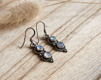 Dainty vintage moon stone earrings