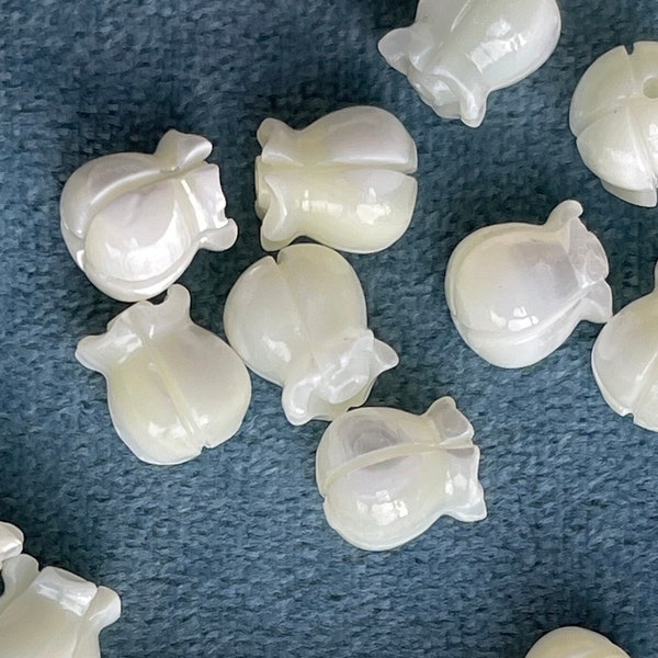 5pcs Mother of Pearl Crown Flower Beads, Hand Carved MOP Shell Crown Flower Beads, Jewelry Making, DIY Earrings, Necklace, E159