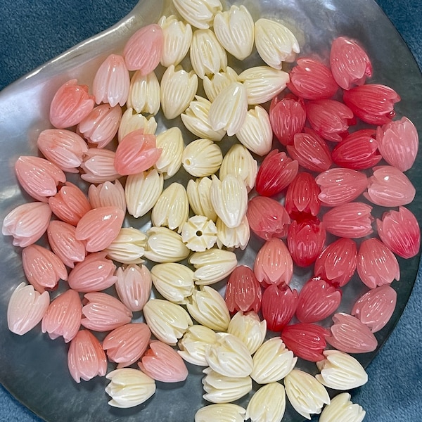 20pcs Hawaiian Pikake Beads, Hawaii Jasmine Flower Loose Beads, Island Style Carved Resin Coral Bulk beads, E094