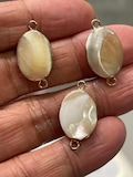 5 pcs Natural Oval Mother of Pearl Gold Plated Connectors, Oval MOP Connectors,Double loop Connectors, 13x18 mm Abalone Shell Charm E582-5 product logo