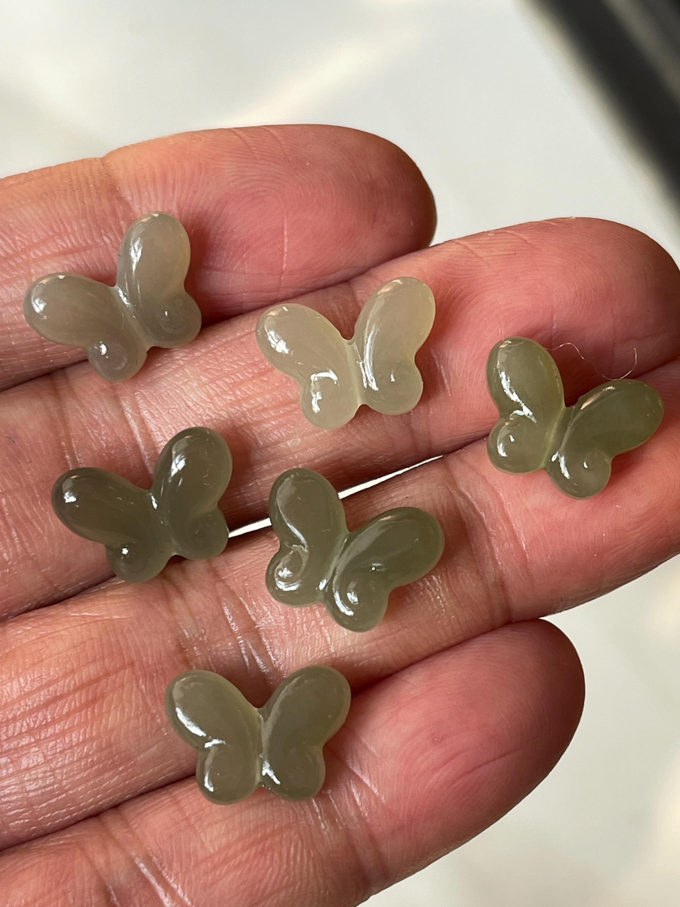 手彫りの本物の天然グリーン翡翠の蝶ビーズ E581 - Etsy 日本