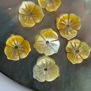 5 pcs Carved Natural Mother Of Pearl Hibiscus Beads, MOP Plumeria Beads, Hawaii Flower Charm Earrings Tropical Island Style, E213