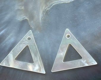 2 Pieces White Hand Carved MOP Triangle Charm Pendants Earrings,E529