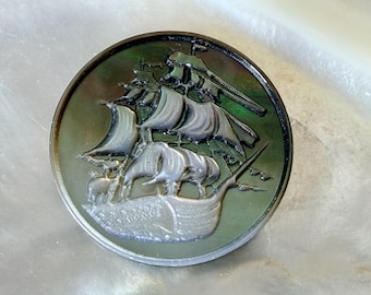 Hand Carved Natural Black Mother of Pearl Ship Coin Cabochon,MOP Pendant Connector Earrings DIY Jewelry Supply.  E752