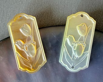 Hand Carved Natural Gold Mother of Pearl Tulip Bead,  E755