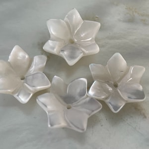 5pcs Hand Carved Natural MOP Lily of Valley Beads, White Mother of Pearl Carved Flower Beads, 5mmx7mm,6mm x 10mm,E303
