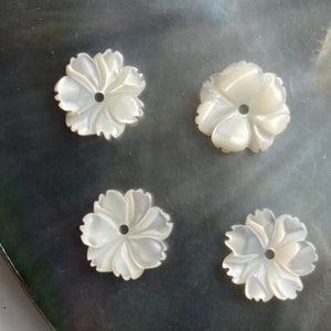 5 pcs Carved Natural Mother Of Pearl Hibiscus Beads, MOP Plumeria Beads, Hawaii Flower Charm Earrings Tropical Island Style, E217