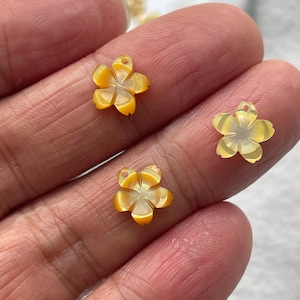 6 pcs Hand Carved Gold Natural Mother Of Pearl Cherry Blossom Beads, E625
