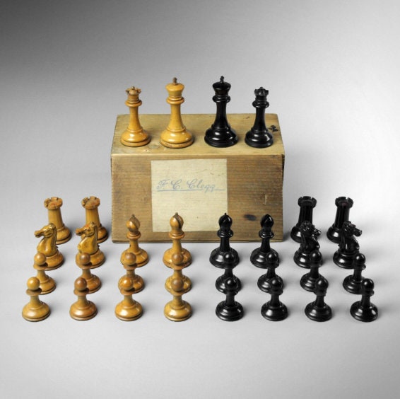 The Circa 1930 German Knubbel Vintage Luxury Chess Pieces - 3.5