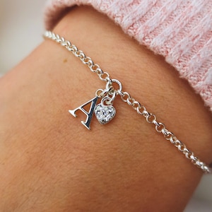 Pulsera con letra inicial, plata de ley, regalo para dama de honor, joyería personalizada, pulsera con monograma, regalo para el Día de la Madre