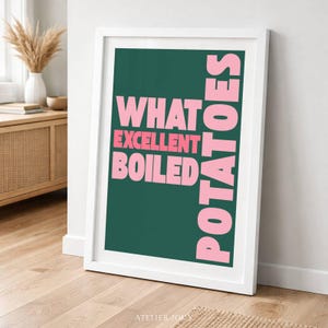 Puede incluir: Un juego de tres tazas de cerámica con un acabado mate moteado. Las tazas son de color crema, gris claro y gris oscuro. Cada taza tiene un diseño simple y minimalista y un asa redondeada.