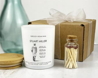 Vela de graduación personalizada, vela de cera de soja vegana vertida a mano, set de regalo para graduados universitarios masculinos y fósforos.