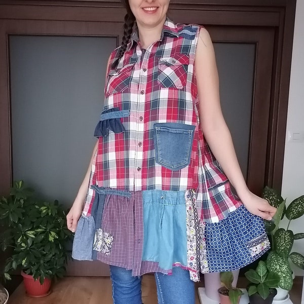 Chemise retravaillée ferme chic tunique tenue de festival tunique recyclée haut shabby chic tunique géniale sans manches bohème fou tunique patché robe hippie XL