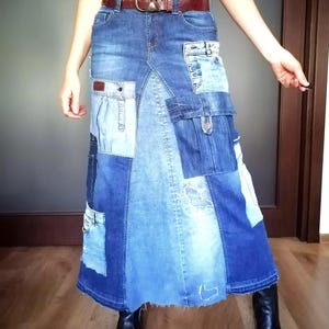 Falda cargo de patchwork retrabajada - Falda larga vaquera con múltiples bolsillos - Falda vaquera de cintura alta reciclada - Ropa urbana bohemia