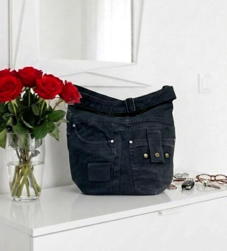バッグ Slouch Denim Bag Black Black Denim Hobo Bag 16x14 in - Upcycled Crossbody Purse