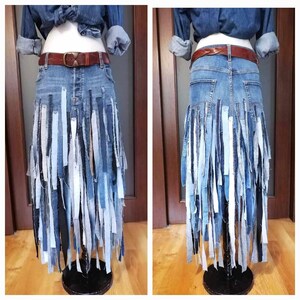 Falda vaquera bicolor, falda maxi de talle alto con diseño patchwork, estilo boho para un look casual chic, estilo streetwear, falda vaquera desgastada. Fringels skirt