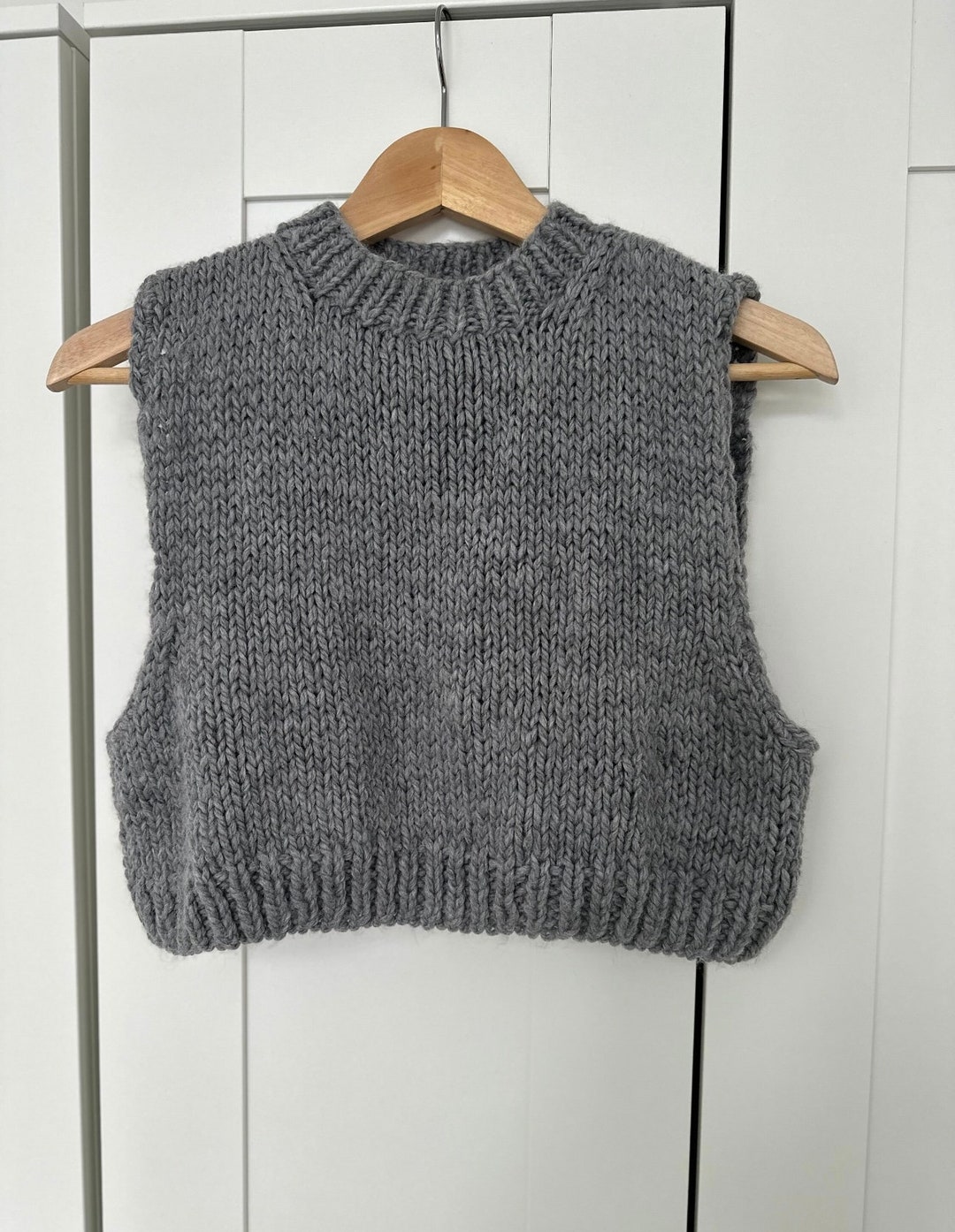 Julia Sweater Vest. Knitting Pattern for a Cropped Sweater