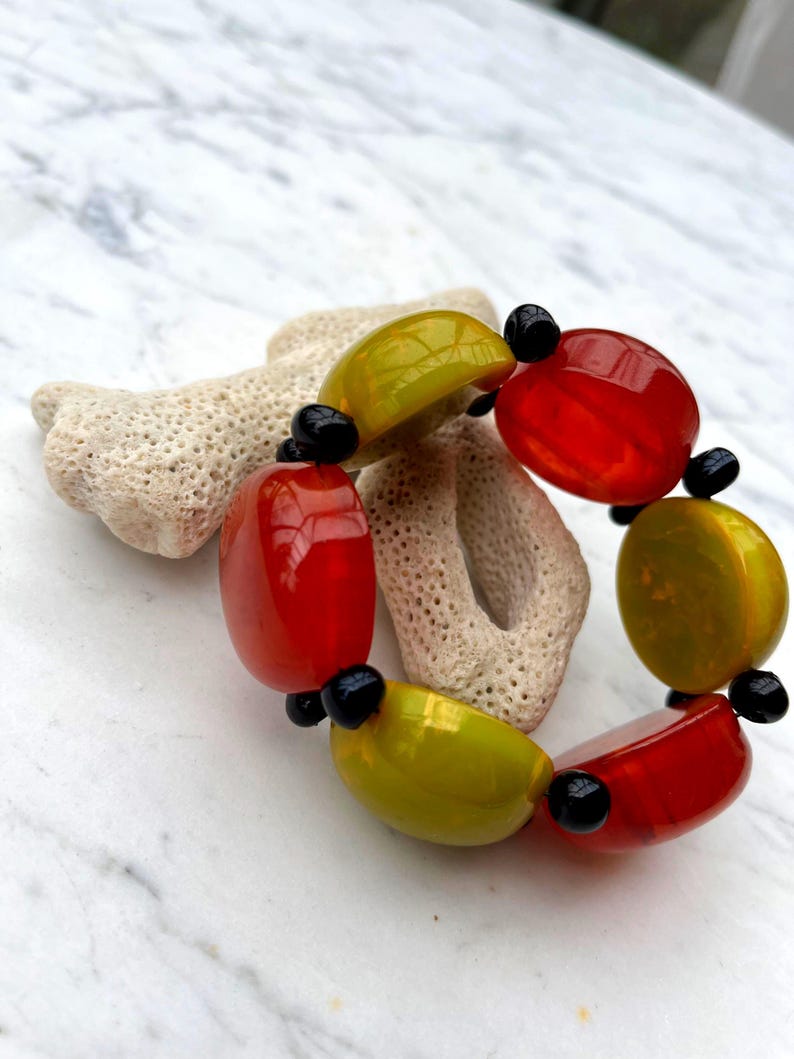 Bracelet. faux amber / resedagrün. hochwertiger Kunststoff: Galalith. kein Bakelit. 40er Jahre. Selten. Vintage but unworn. Einzelstück image 5