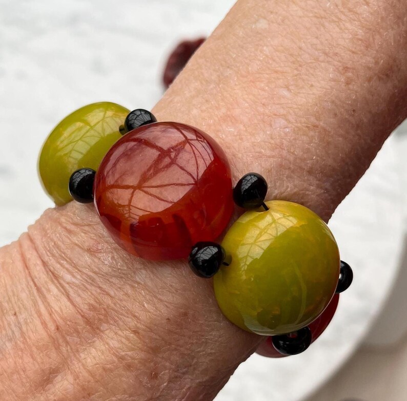Bracelet. faux amber / resedagrün. hochwertiger Kunststoff: Galalith. kein Bakelit. 40er Jahre. Selten. Vintage but unworn. Einzelstück image 6