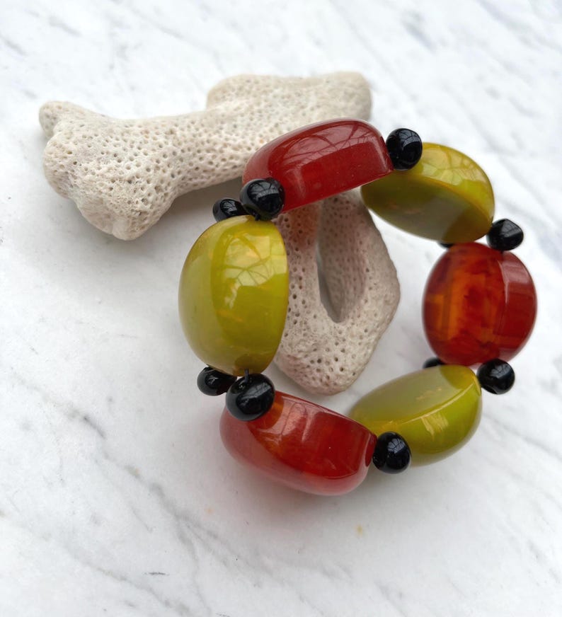 Galalithe bracelet from the forties (on piece of white coral...)