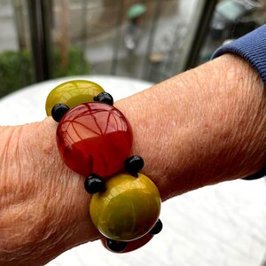 Bracelet. faux amber / resedagrün. hochwertiger Kunststoff: Galalith. kein Bakelit. 40er Jahre. Selten. Vintage but unworn. Einzelstück image 4