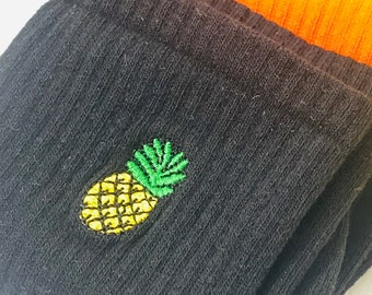 Pineapple Embroidered Socks Set of 2 Gift For Her Unisex Cotton Crew Socks Stylish Fruit Design Embroidery Sock Gift For All Sport Sock