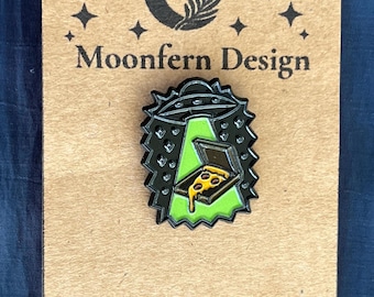 UFO Pizza Enamel Pin, Cute Alien Pin for Backpacks, Funny Pizza Lover Gift, Spooky Cute Flying Saucer Lapel Pin, Pin Trader Accessory