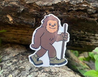 Simpatico adesivo Bigfoot per escursioni, adesivo in vinile Sasquatch, decalcomania criptide, regalo divertente per escursionisti, adesivo del parco nazionale, avventura all'aria aperta