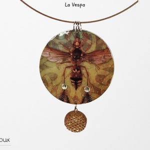 Collana semirigida creata riciclando le carte degli oracoli 'The Spirit Animal Oracle' (Hay House Inc) -Bigiotteria artigianale.