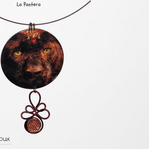 Collana semirigida creata riciclando le carte degli oracoli 'The Spirit Animal Oracle' (Hay House Inc) -Bigiotteria artigianale.