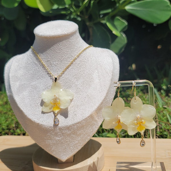 Real preserved pale yellow orchid|cubic zirconia gold drop|18k gold plated|women's jewelry|natural flower|Jewelry Set|Unique| dangle earring