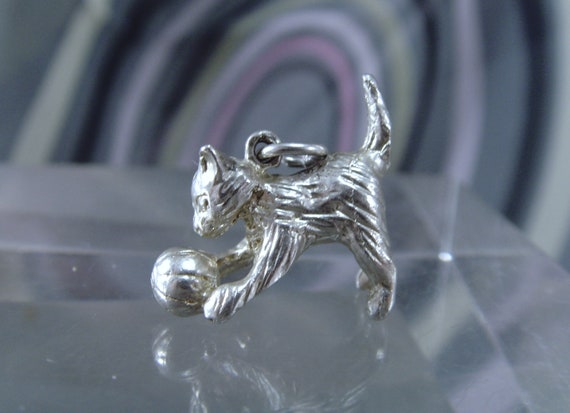 Vintage 1970s Cat and wool / ball silver  charm - image 1