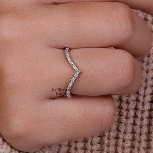 V Shaped Wedding Band Women 14K Solid Gold Chevron Ring Half Eternity Curved Stacking Ring Contour Band V Wedding Band Bridal Matching Band